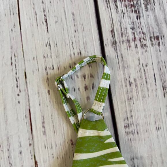 Shein Green & White Zebra Print Bikini Top Size Medium Pre-Loved - Picture 6 of 6